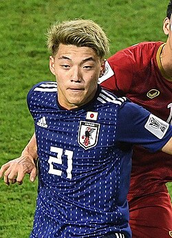 堂安律